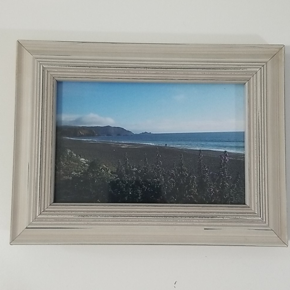 Beachy picture frame